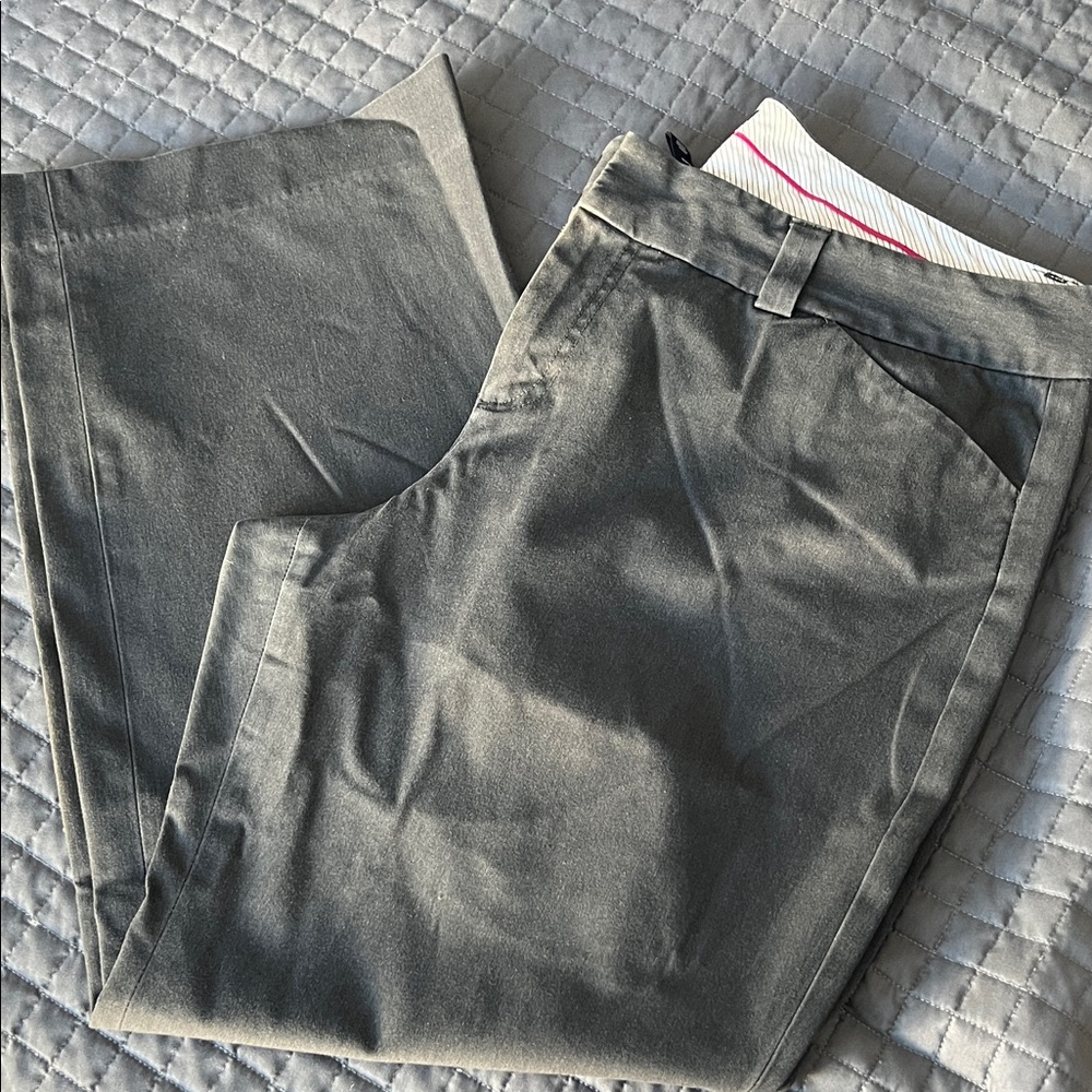GAP Women's Gray Straight Leg Pants